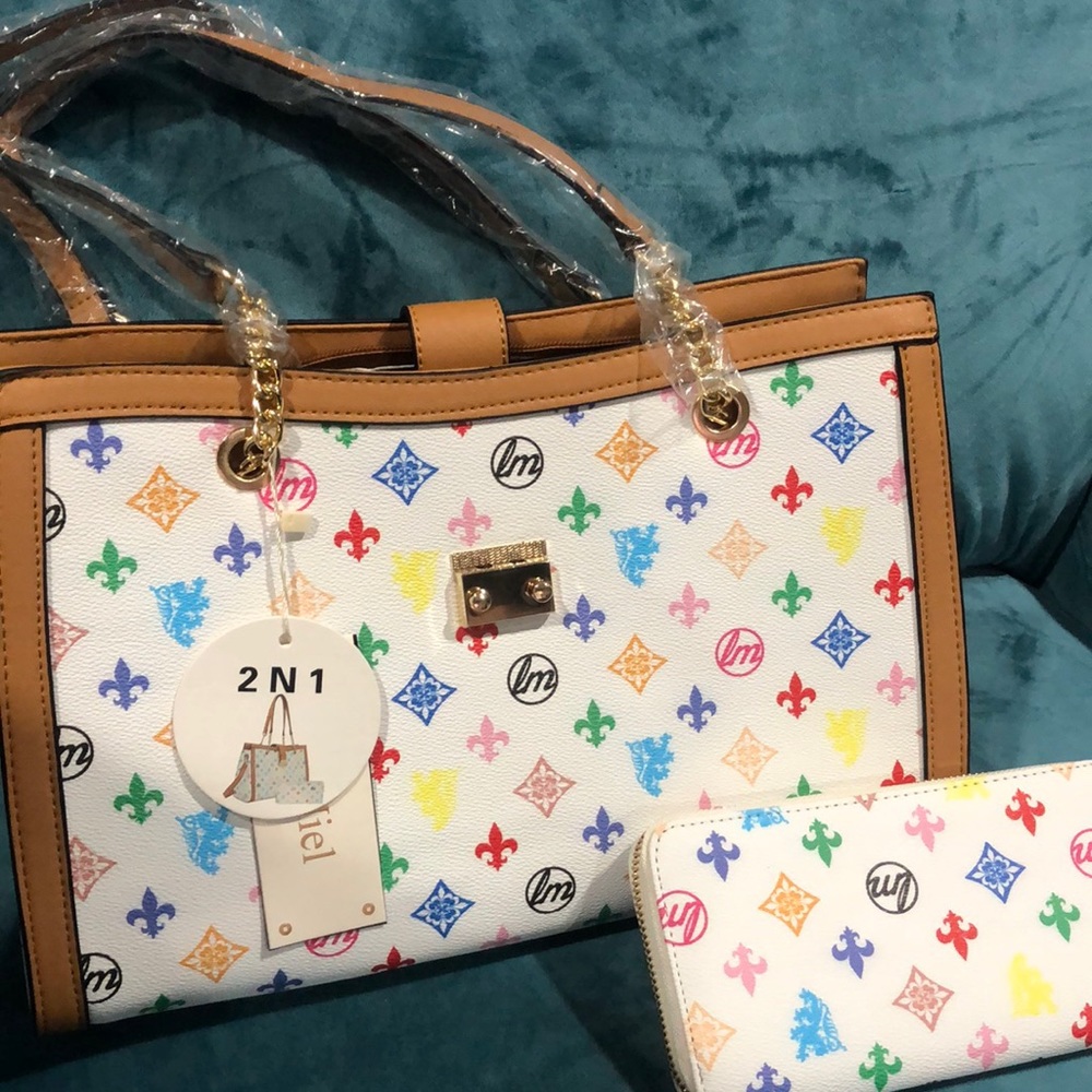 Bag and wallet.not original
